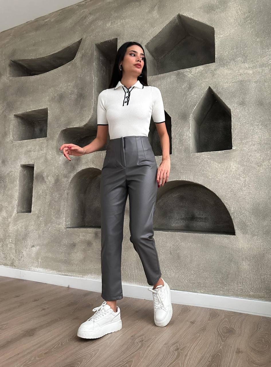 Classic Leather Mom fit Pants